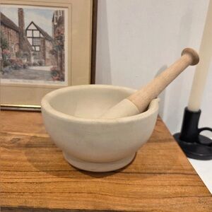 Classic Cream Mortar and Pestle